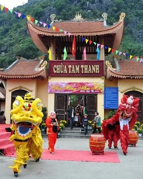 Lion dance at Tam Thanh Pagoda